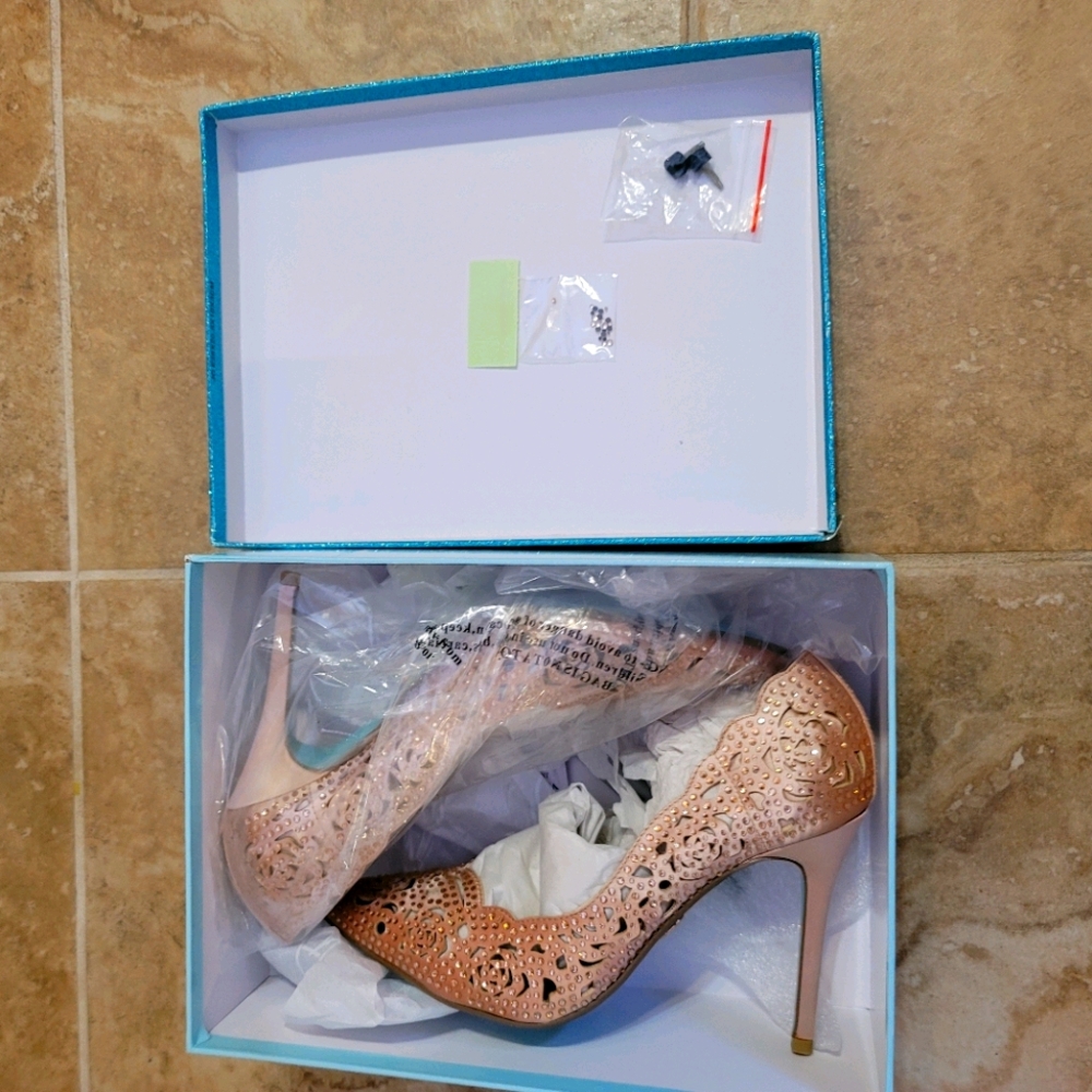 Blue by Betsey Johnson Elsa Pumps